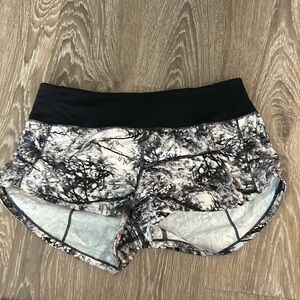 Women's Black and white speed up Patterned Shorts